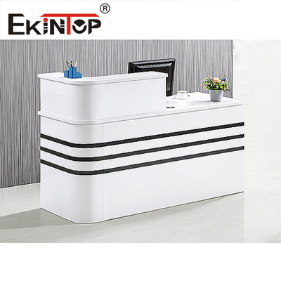 Bàn tiếp tân phía trước, Bàn tiếp tân khu vực