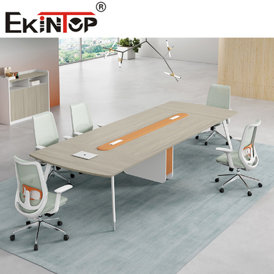 Bàn hội nghị gỗ tùy chỉnh hiện đại bao gồm hệ thống nghe nhìn tích hợp