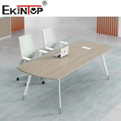 Bàn hội nghị gỗ tùy chỉnh hiện đại bao gồm hệ thống nghe nhìn tích hợp