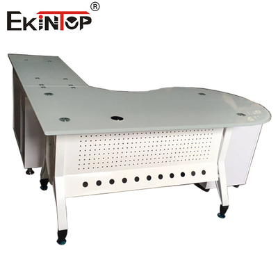 Chiếc bàn văn phòng kính chất lượng và sang trọng