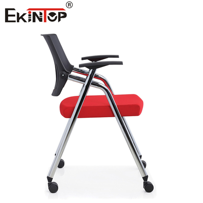Học tập cộng tác liên kết ghế đào tạo được xây dựng trong bàn làm việc cho nhóm