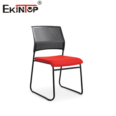 Học tập cộng tác liên kết ghế đào tạo được xây dựng trong bàn làm việc cho nhóm