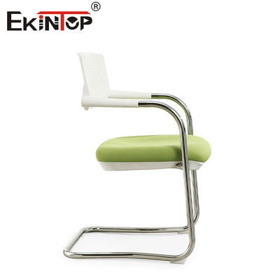 Phòng đào tạo chuyên nghiệp ghế với bàn viết tiện lợi phong cách hiện đại xếp chồng theo chiều dọc