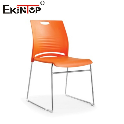 Ghế huấn luyện gấp theo phong cách hiện đại với gối viết để học