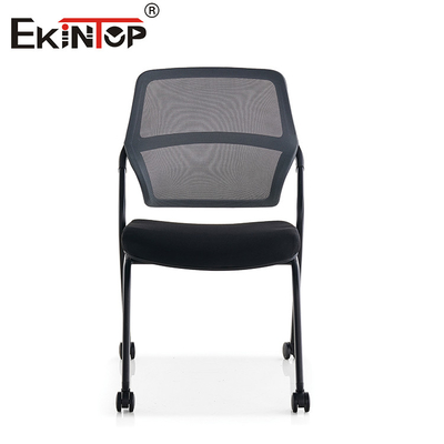 Ghế huấn luyện màu đen hiện đại với bánh xe xếp chồng được đúc bọt nhớ