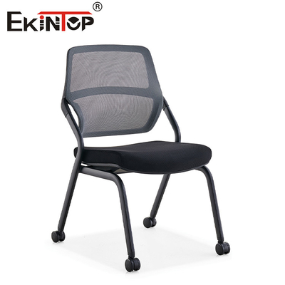 Ghế huấn luyện màu đen hiện đại với bánh xe xếp chồng được đúc bọt nhớ