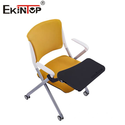 Chiếc ghế tập thể dục gấp theo phong cách hiện đại với tay gối bánh xe nền sơn màu xám