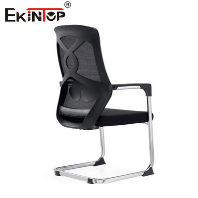 Đeo ghế văn phòng màu đen với đệm ghế xốp thiết kế hiện đại