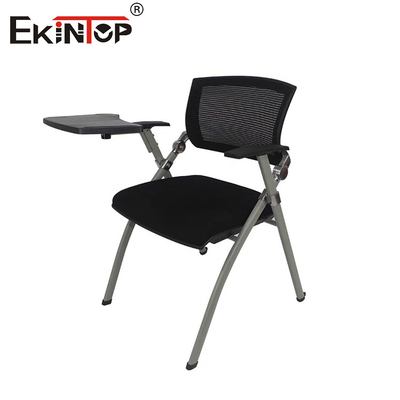 Ghế tập màu đen có tựa lưng bằng lưới và đệm ngồi thoáng khí