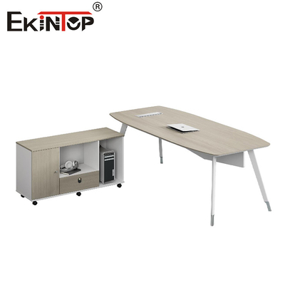 Bàn văn phòng kiểu dáng hiện đại với chân kim loại và tủ gắn