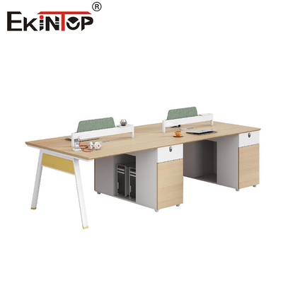 Tiêu chuẩn thương mại 4 người văn phòng với màn hình phân vùng