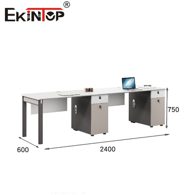 Trạm làm việc văn phòng đa chỗ ngồi theo phong cách hiện đại với màn hình riêng tư