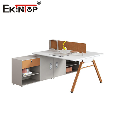 Giảm giá Địa điểm làm việc của nhân viên bằng gỗ màu cam trắng với vách ngăn