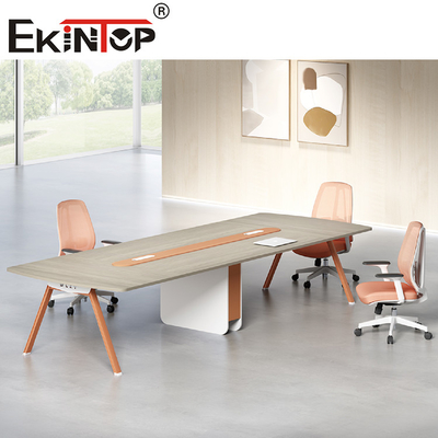 Bàn hội nghị gỗ tùy chỉnh hiện đại bao gồm hệ thống nghe nhìn tích hợp