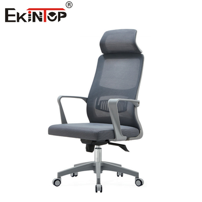 Ghế có lưng cao điều chỉnh và bánh xe điều chỉnh chiều cao