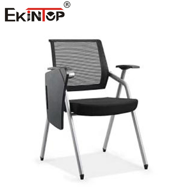 Ghế huấn luyện màu đen với bảng viết phong cách hiện đại phù hợp với trường học